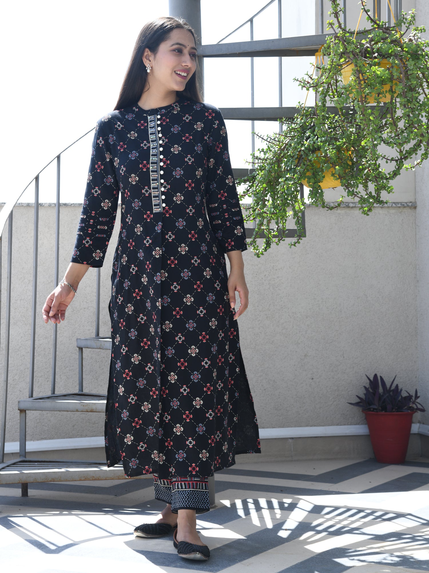 AAHELI BLACK PRINTED HANDWORK KURTA WITH PANT SET