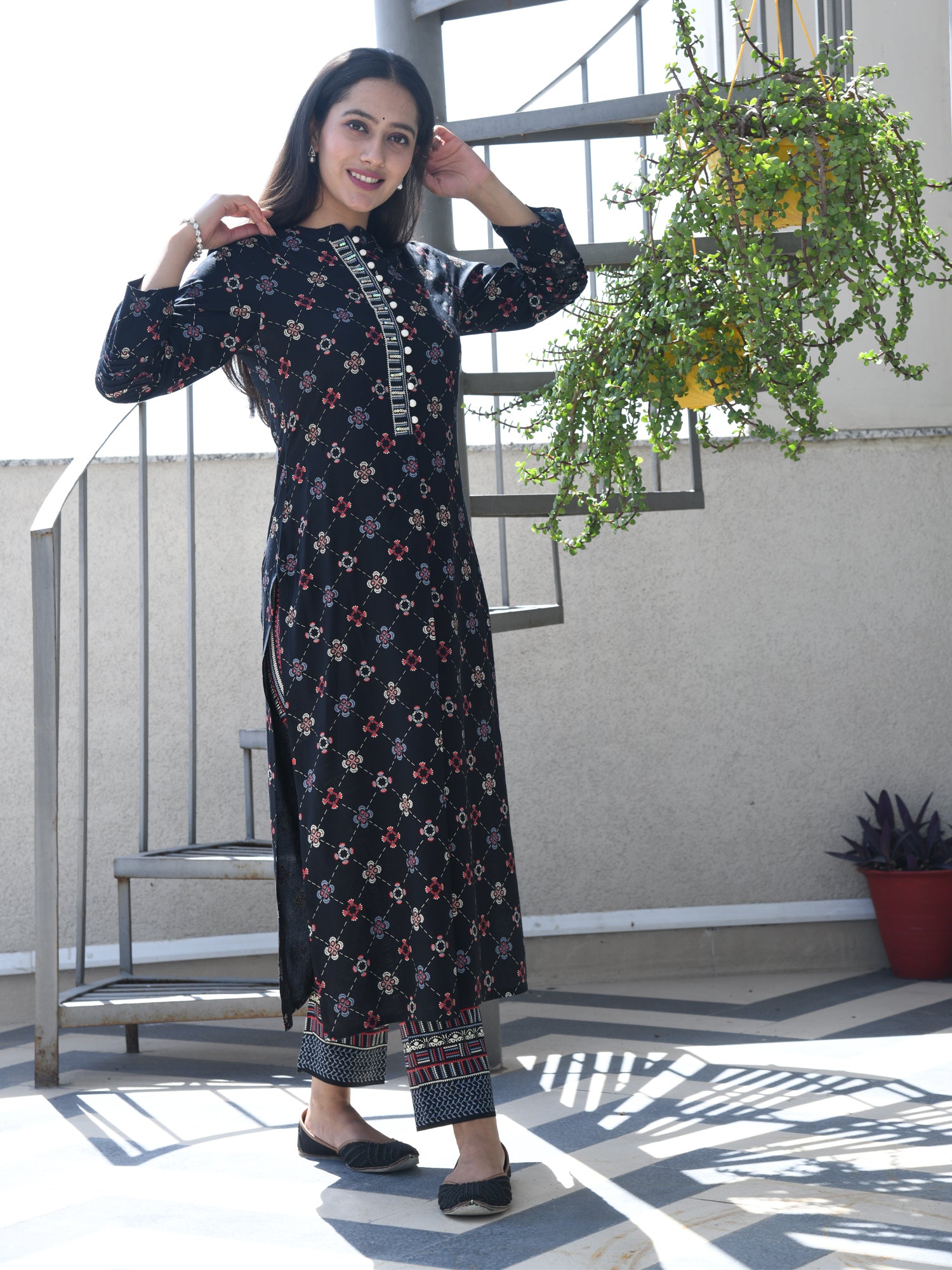 AAHELI BLACK PRINTED HANDWORK KURTA WITH PANT SET