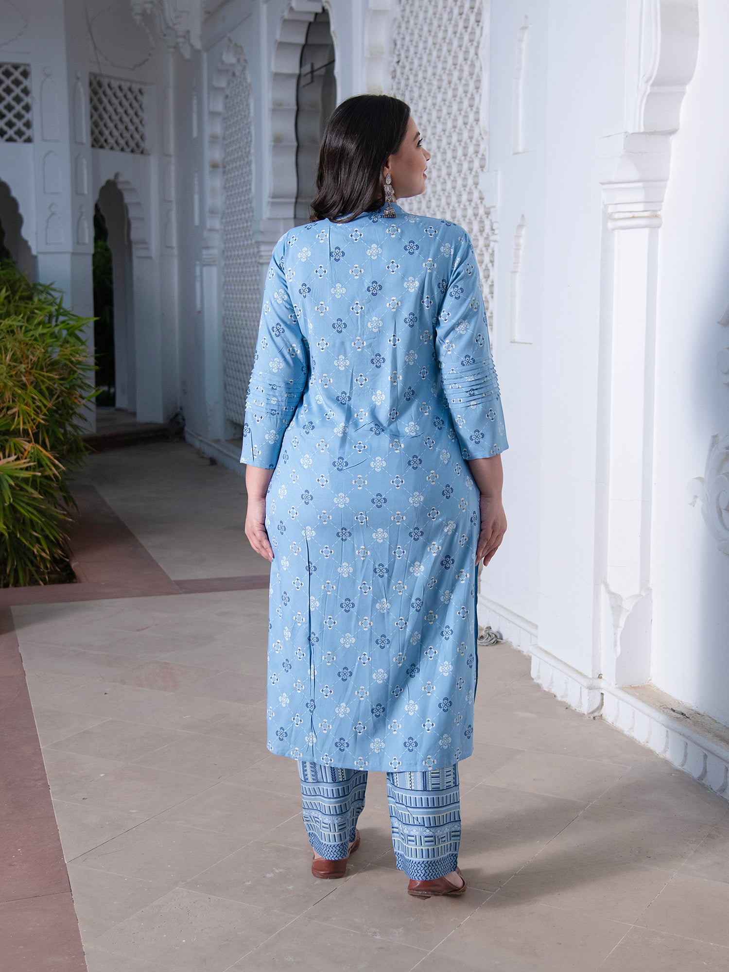 AAHELI GREY PRINTED HANDWORK KURTA WITH PANT SET