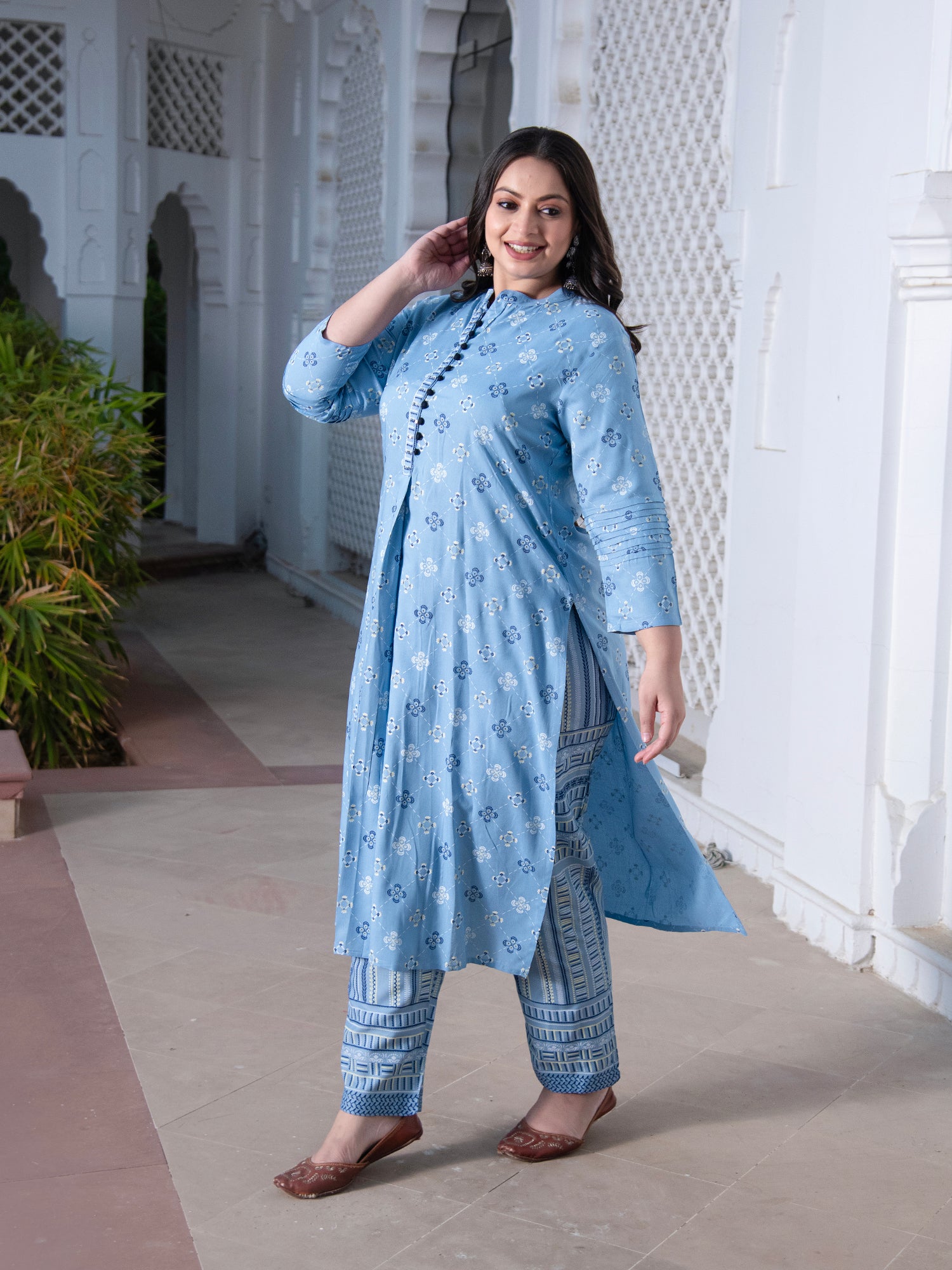 AAHELI GREY PRINTED HANDWORK KURTA WITH PANT SET