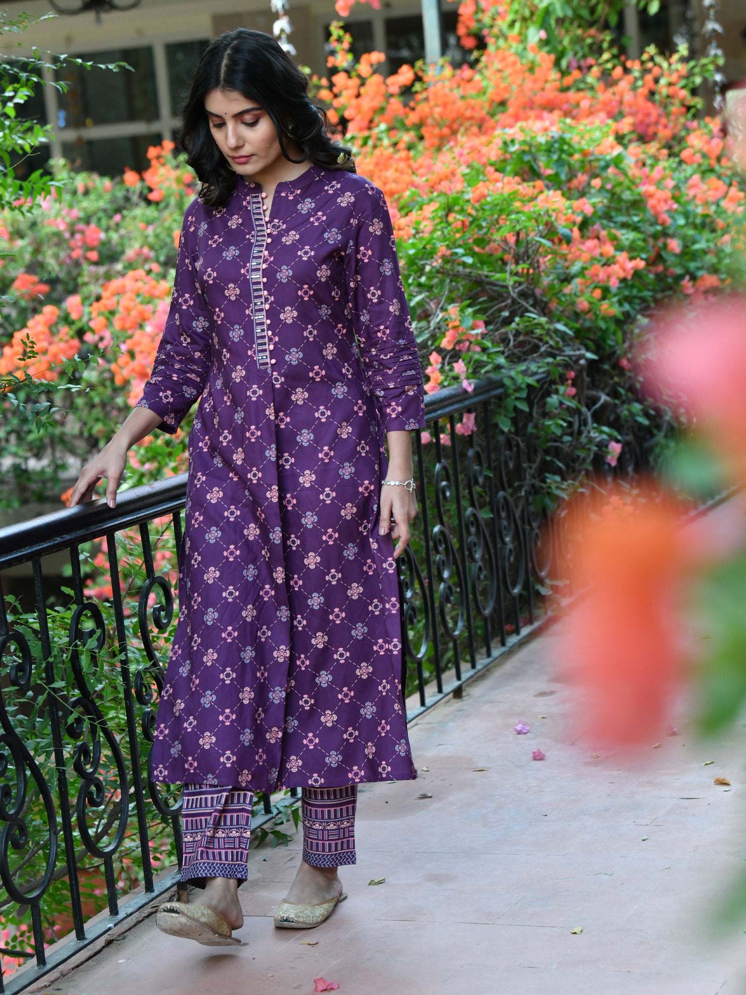 AAHELI PURPLE PRINTED HANDWORK KURTA WITH PANT SET