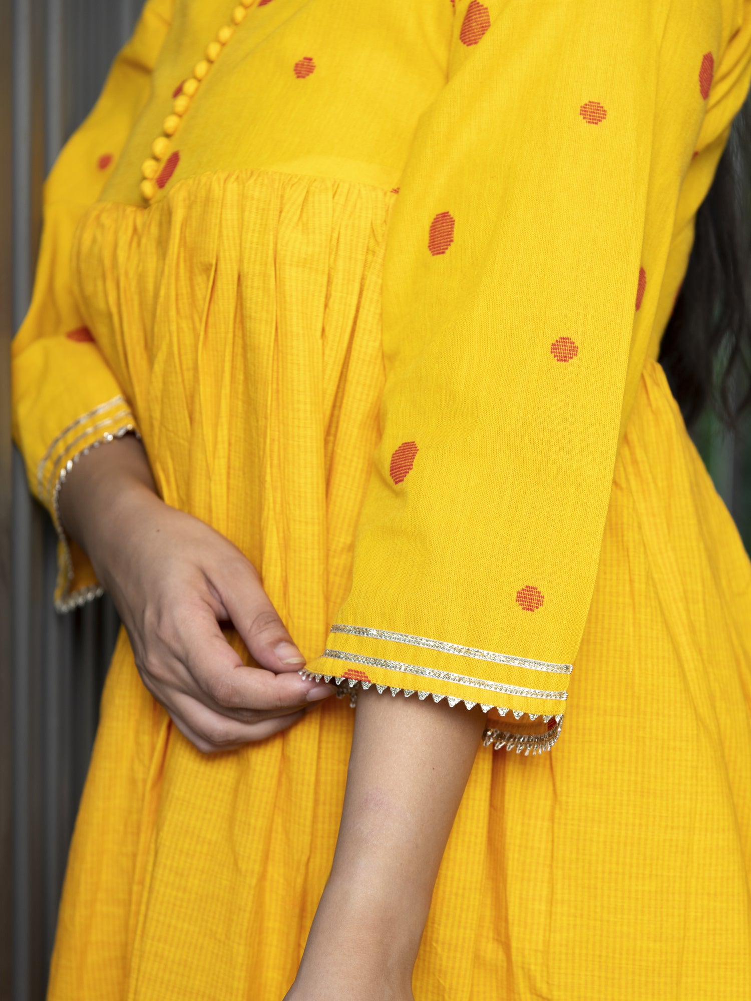 SHRESTHI YARN DYED COTTON GATHERED KURTA & PANTS SET