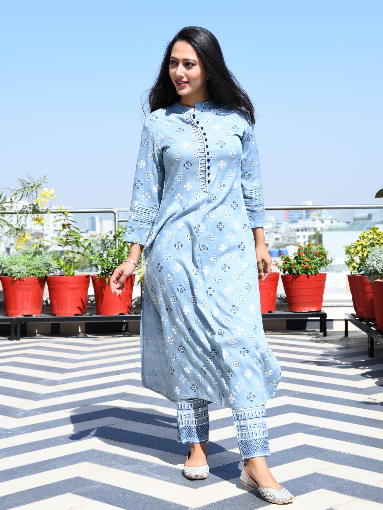 AAHELI GREY PRINTED HANDWORK KURTA WITH PANT SET