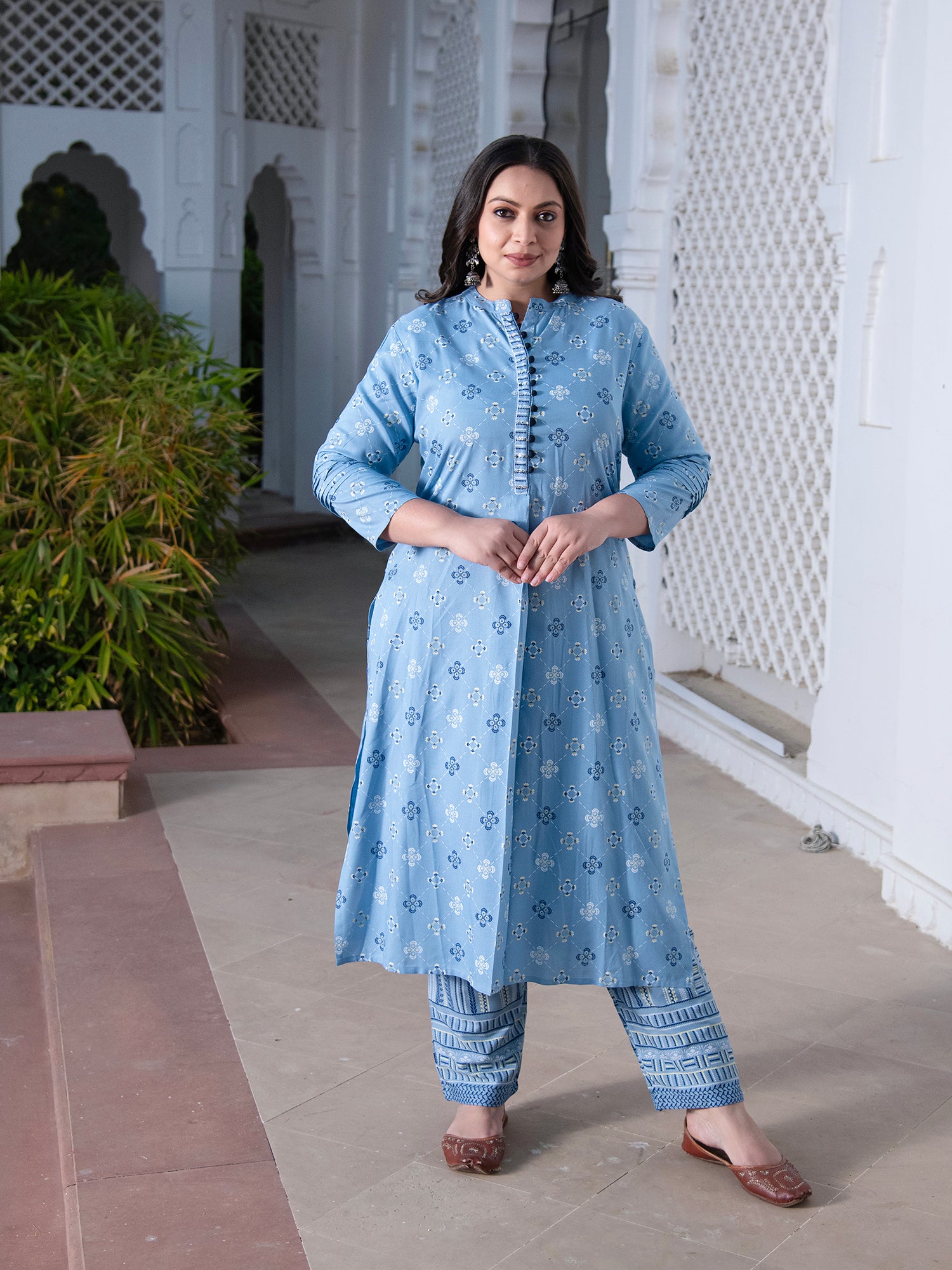 AAHELI GREY PRINTED HANDWORK KURTA WITH PANT SET