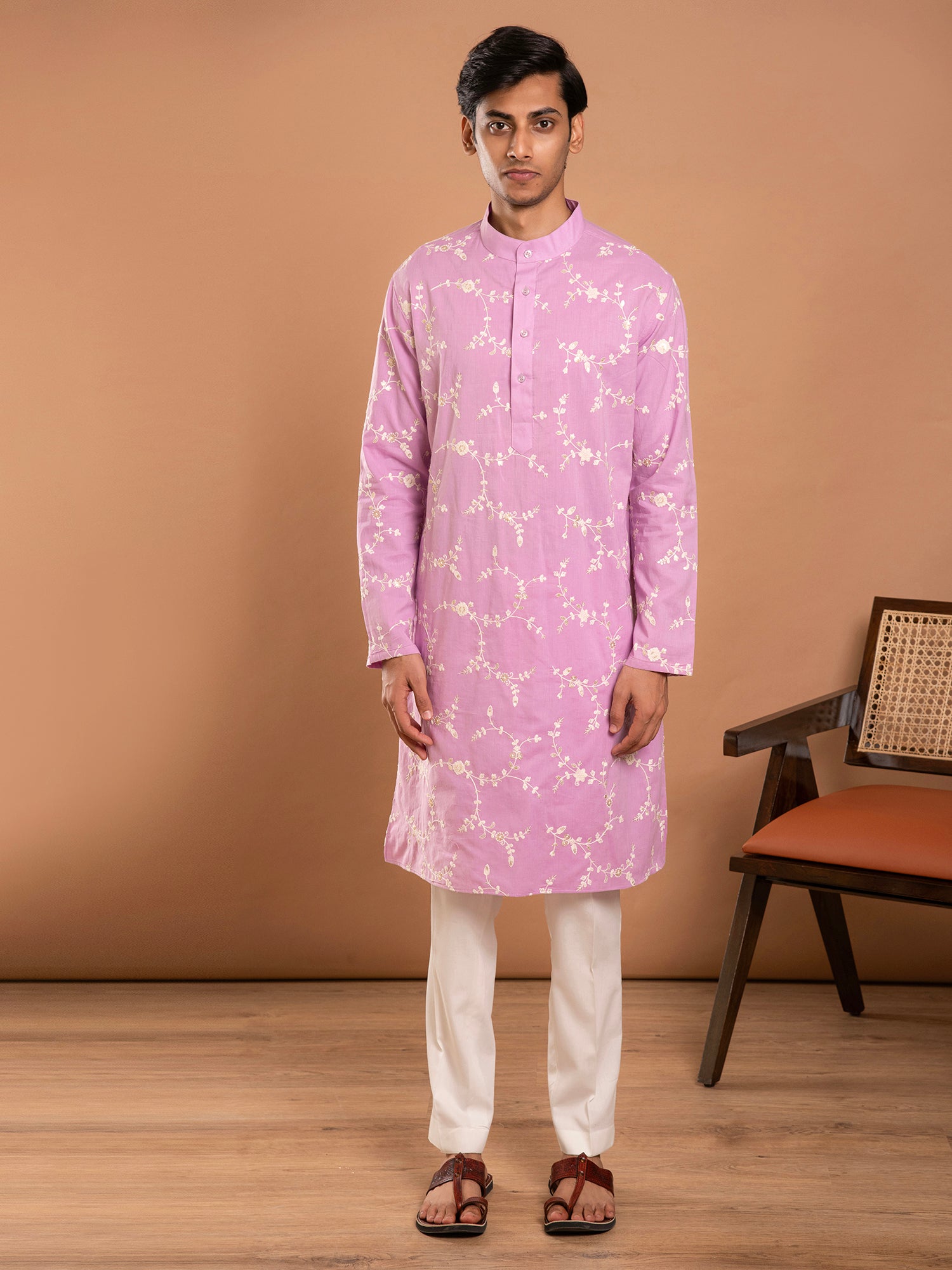 AAHELI SHIVAAY EMBROIDERED KURTA-PANT SET