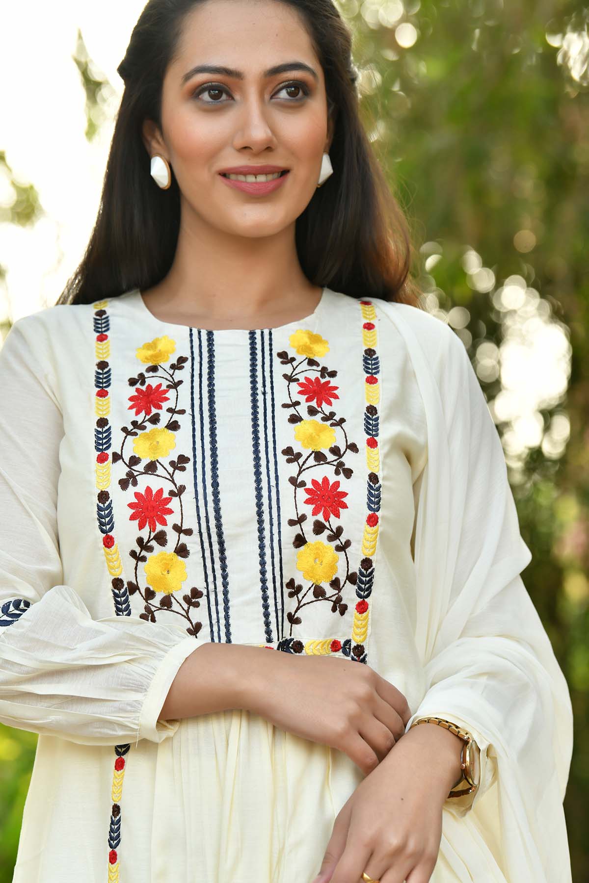 SYRA EMBROIDERED CHANDERI SUIT SET